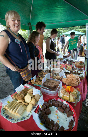 Tür Kuchen Stall Buche Straße Karneval Chorlton Manchester Lancashire UK GB EU Europa Stockfoto