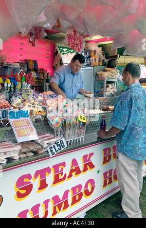 Hot Dog Candy Floss Stall Buche Straße Karneval Chorlton Manchester Lancashire UK GB EU Europa Stockfoto