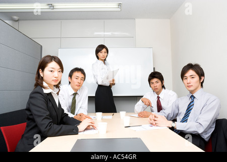 Gruppe von Geschäftsleuten treffen Stockfoto