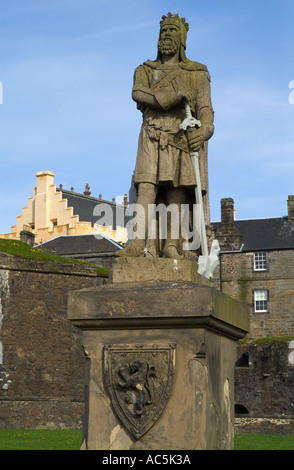 dh STIRLING STIRLINGSHIRE König Robert die Bruce-Statue vor Stirling Castle Denkmal schottische Könige von schottland Stockfoto