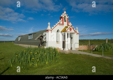 dh ITALIENISCHE KAPELLE ORKNEY dekoriert Kriegsgefangenen Nissen Kirche Hütte Gebäude Lager historische Weltkriege ii Lamm Steininseln schottland Stockfoto