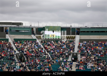 Hawkeye und Sackler Center Court Wimbledon Tennis Championship UK Stockfoto