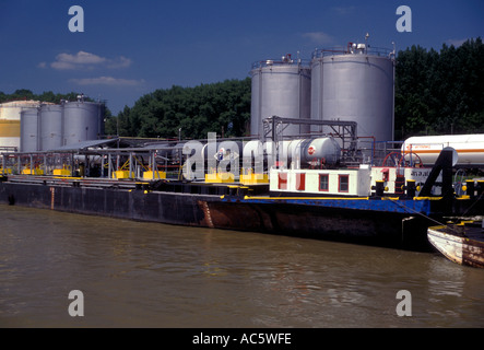 Avanti Benzin entlang der Donau Korneuburg Niederösterreich Österreich Europa Stockfoto