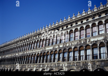 Die Procuratie Vecchie Gebäude, Piazza San Marco, Venedig, Italien Stockfoto