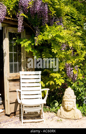 Eine Ecke des Abtei-Haus-Gärten, Malmesbury, Wiltshire, Großbritannien, England, Großbritannien Stockfoto
