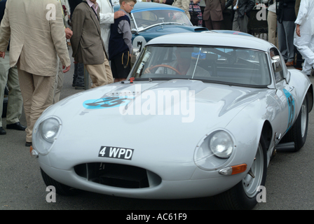Jaguar E Typ Leichtgewicht-Sportwagen in Goodwood Revival Motorsport-Treffen 2003 West Sussex England Vereinigtes Königreich UK Stockfoto