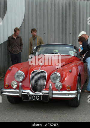 Jaguar XK150 Sportwagen am Goodwood Revival Motorsport-Treffen 2003 West Sussex England Vereinigtes Königreich UK Stockfoto