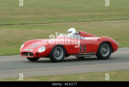 Maserati 300 s Sportwagen am Goodwood Revival Motorsport-Treffen 2003 West Sussex England Vereinigtes Königreich UK Stockfoto