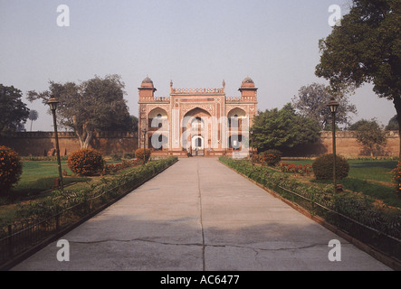 Eingangstor des Itmad-Ud-Daulah. Agra, Indien. Stockfoto