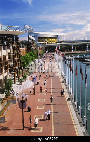 Darling Harbour in Sydney mit Wasser Gehwege, Geschäfte und Restaurants in New South Wales, Australien Stockfoto