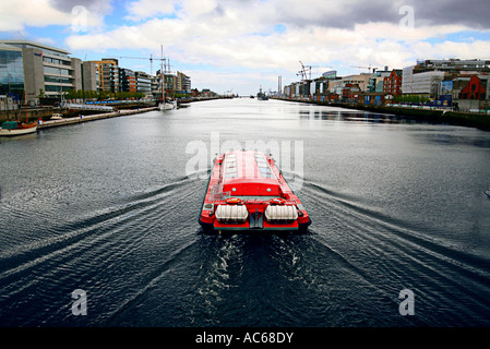 Geist des Docklandsmotoring West auf den Fluss Liffey, Dublin Irland1 Stockfoto