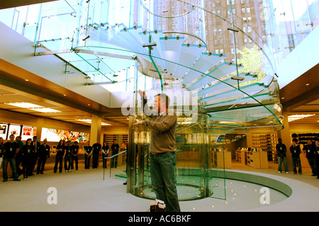 Eröffnung des zweiten Apple Store in New York City, Ron Johnson Head of Retail für Apple Stockfoto