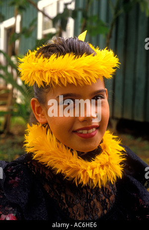 Hawaiian, hawaiischen Mädchen, Kind, Hula-tänzerin, Augenkontakt, Vorderansicht, Porträt, Aloha Woche, Plantation Village, Waipahu, Insel Oahu, Hawaii Stockfoto