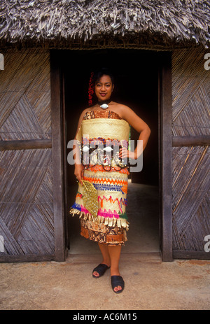 Tongan Frau, Tonga, Frau, Hochzeitskleid, Tongan Dorf, Insel Oahu, Hawaii, Oahu, Laie, Polynesian Cultural Center Stockfoto