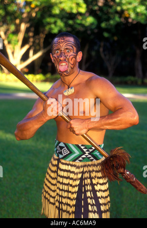 Maori Mann, Student, Guide, Maori Dorf, Polynesian Cultural Center, Laie, Insel Oahu, Hawaii, Vereinigte Staaten von Amerika, Herr Stockfoto