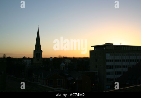 Sonnenaufgang über dem Bedford Rathaus Stockfoto