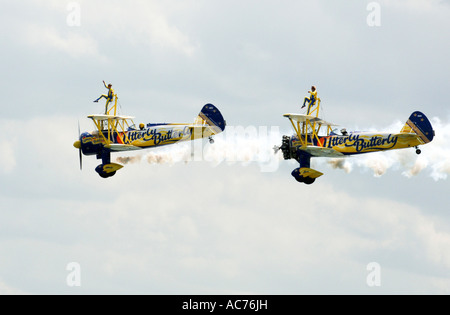 Völlig Butterly Wingwalking display Stockfoto