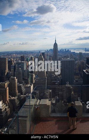 Zeigen Sie südlich von der Spitze des Rockefeller Center Zentrum Gebäude Empire State Gebäude Manhattan New York City USA an Stockfoto