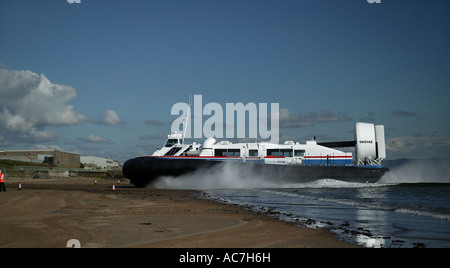 Hovercraft Trial Opearating Sommer 2007 zwischen Kircaldy, Fife und Portobello Edinburgh, Schottland Stockfoto