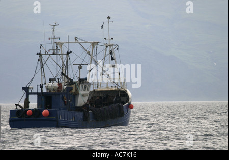 Eine Jakobsmuschel-Bagger im Firth Of Lorne vor der Westküste Schottlands Stockfoto