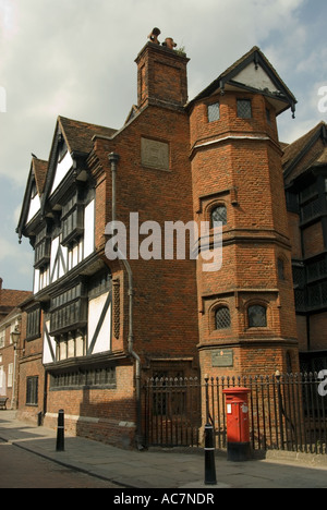 Tudor Architektur Eastgate House Rochester Hautpstraße Kent UK Stockfoto