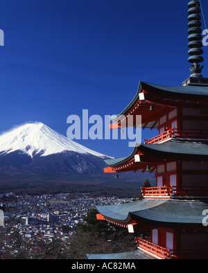 Chureito Pagode und Mount Fuji, Japans höchster Berg. Auf der Suche von Fuji Yoshida Seite Stockfoto