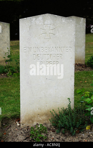 Grab eines unbekannten deutschen Soldaten des Ersten Weltkrieges longuenesse Friedhof St Omer Frankreich Stockfoto