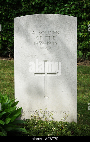 Grab eines unbekannten britischen Soldaten des Zweiten Weltkrieges longuenesse Friedhof St Omer Frankreich Stockfoto