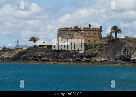 dh Castillo de San Jose ARRECIFE LANZAROTE Hafen denfense Schloss Museum Café Restaurant und Kunstgalerie kanarische Inseln Stockfoto