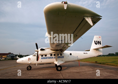 Tsunami Relief Flugzeug am Flughafen Medan Sumatra Indonesien Stockfoto