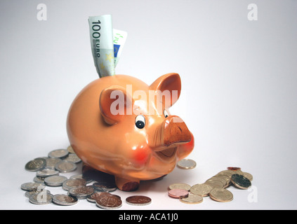 Sparschwein mit Euro-Münzen Stockfoto