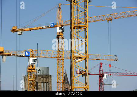Krane, Baustelle von einem riesigen Karstadt Einkaufszentrum "Limbecker Platz", Essen, Nordrhein-Westfalen, Deutschland Stockfoto