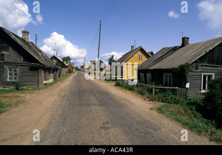 Straße im Fischerdorf am Peipussee, Mustvee, Estland Stockfoto