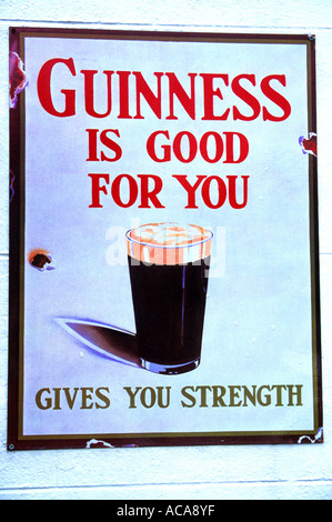 Traditionelles irisches Pub melden "Guinness ist gut für dich" Stockfoto