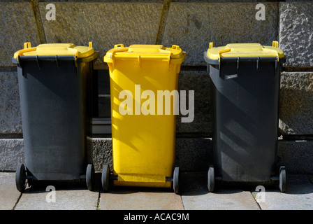 Mülltonnen Stockfoto