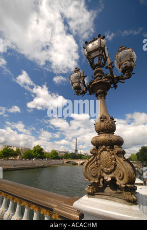 PARIS der Pont Alexandre III über die Seine Stockfoto