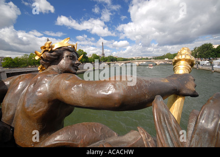 PARIS der Pont Alexandre III über die Seine Stockfoto