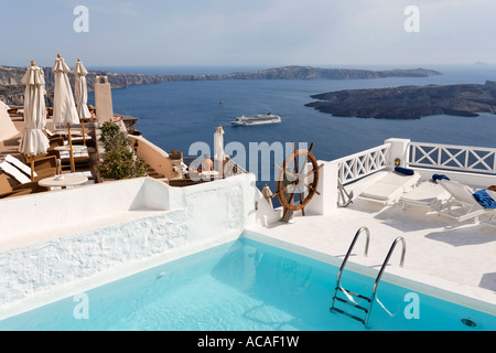 Blick vom Hotel in Imerovigli auf die Caldera, Santorin, Ägäis, Griechenland, Europa Stockfoto