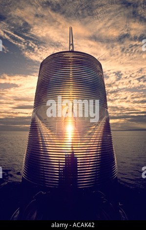 Automatische Leuchtturm am Turnberry mit Blick auf die irische See bei Sonnenuntergang Ayrshire Schottland UK Stockfoto