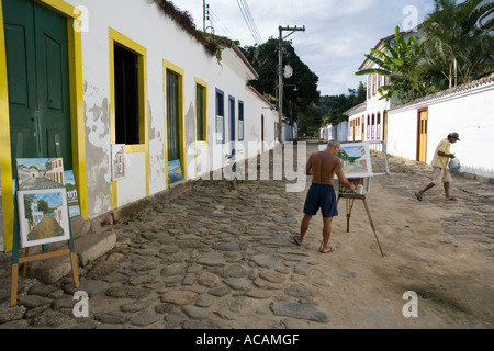 Lokale Künstler Malerei vor der ist Werkstatt Paraty Brasilien Stockfoto