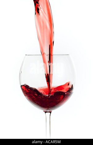 Rotwein Glas Wein in Gießen Stockfoto