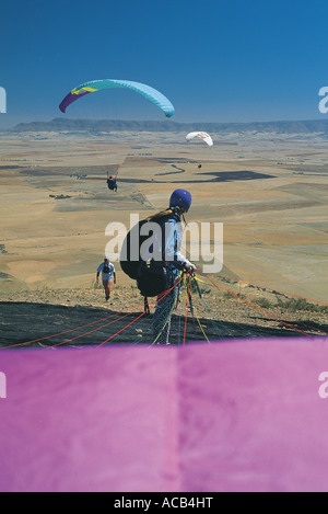 Paragliding aus Dasklip Pass in der Nähe von Porterville South West Cape Südafrika Weizenfarm landet unten sichtbaren Stockfoto