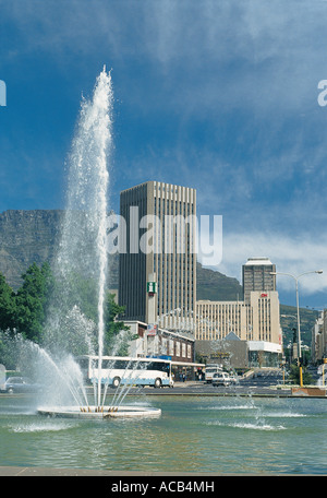 Spektakulären Springbrunnen an Unterseite der Adderley Street Kapstadt Südafrika Stockfoto