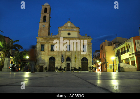 Orthodoxe Kathedrale Trimartyri am Hauptplatz in Chania (Hania) Stadt auf Kreta, Griechenland Stockfoto