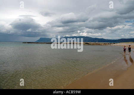 Am Mittelmeer in Kissamos (Kastelli) Stadt, griechische Insel Kreta anzeigen Stockfoto