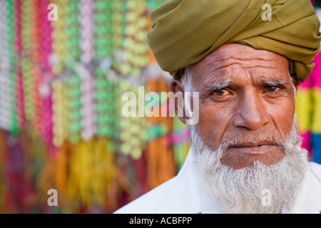 Porträt eines älteren Mannes mit turban Stockfoto