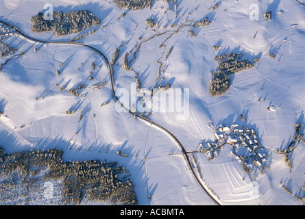 Aerial einzelne Familyhome Anwesen in der Nähe von Stadt Füssen Region Allgäu Bayern Deutschland Stockfoto