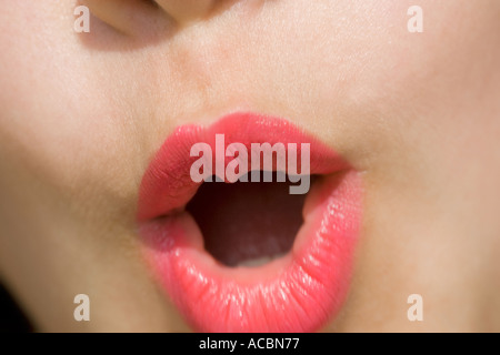 Nahaufnahme von Teenager-Mädchen mit roten Lippen Stockfoto