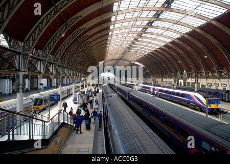 Bahnhof Paddington Station London Railway Transport Zugkonzept Stockfoto