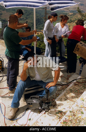 Kameramann die Pause im Schatten, Film Crew in der Diskussion über den Film gesetzt, Libanon Stockfoto